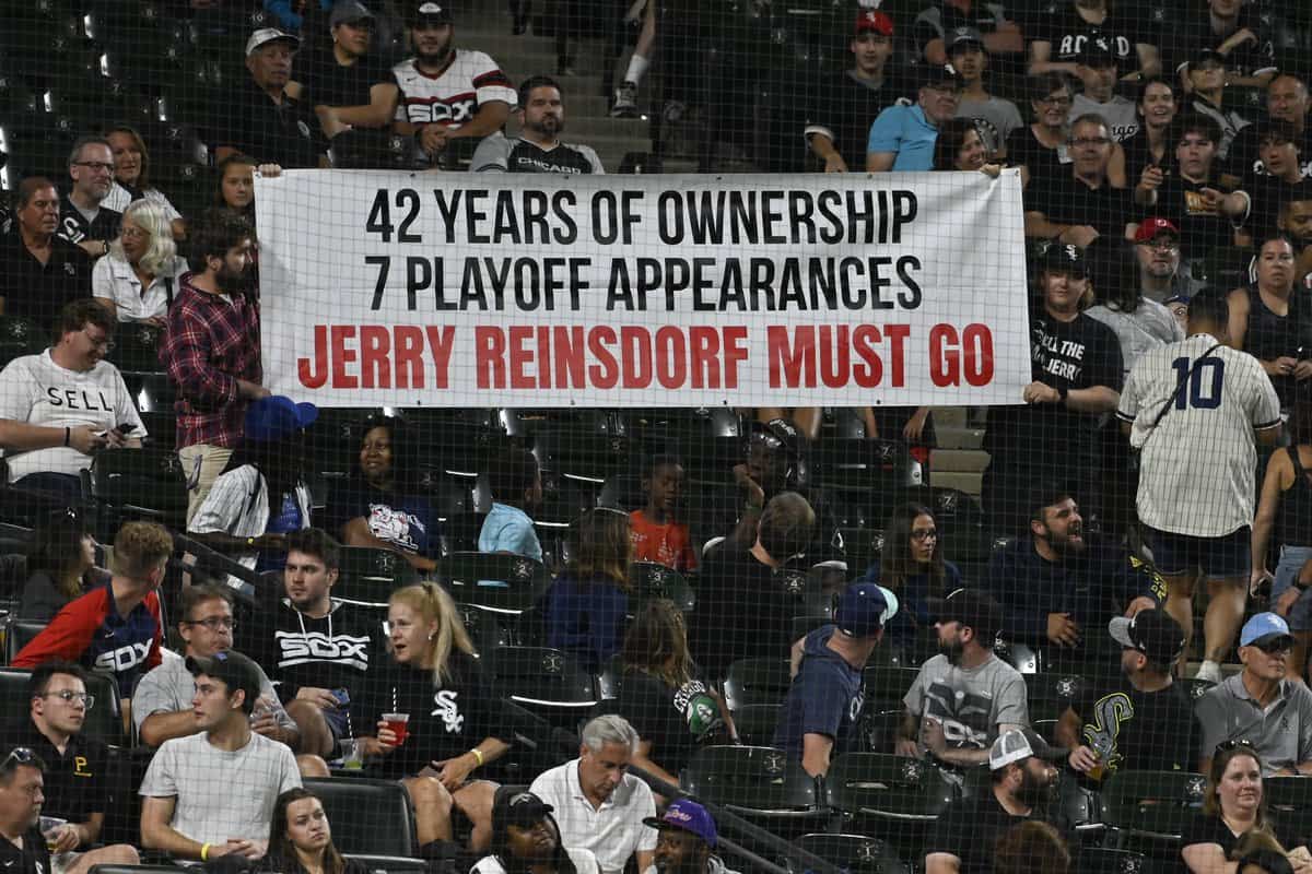 White Sox fans protest Jerry Reinsdorf at Guaranteed Rate Field