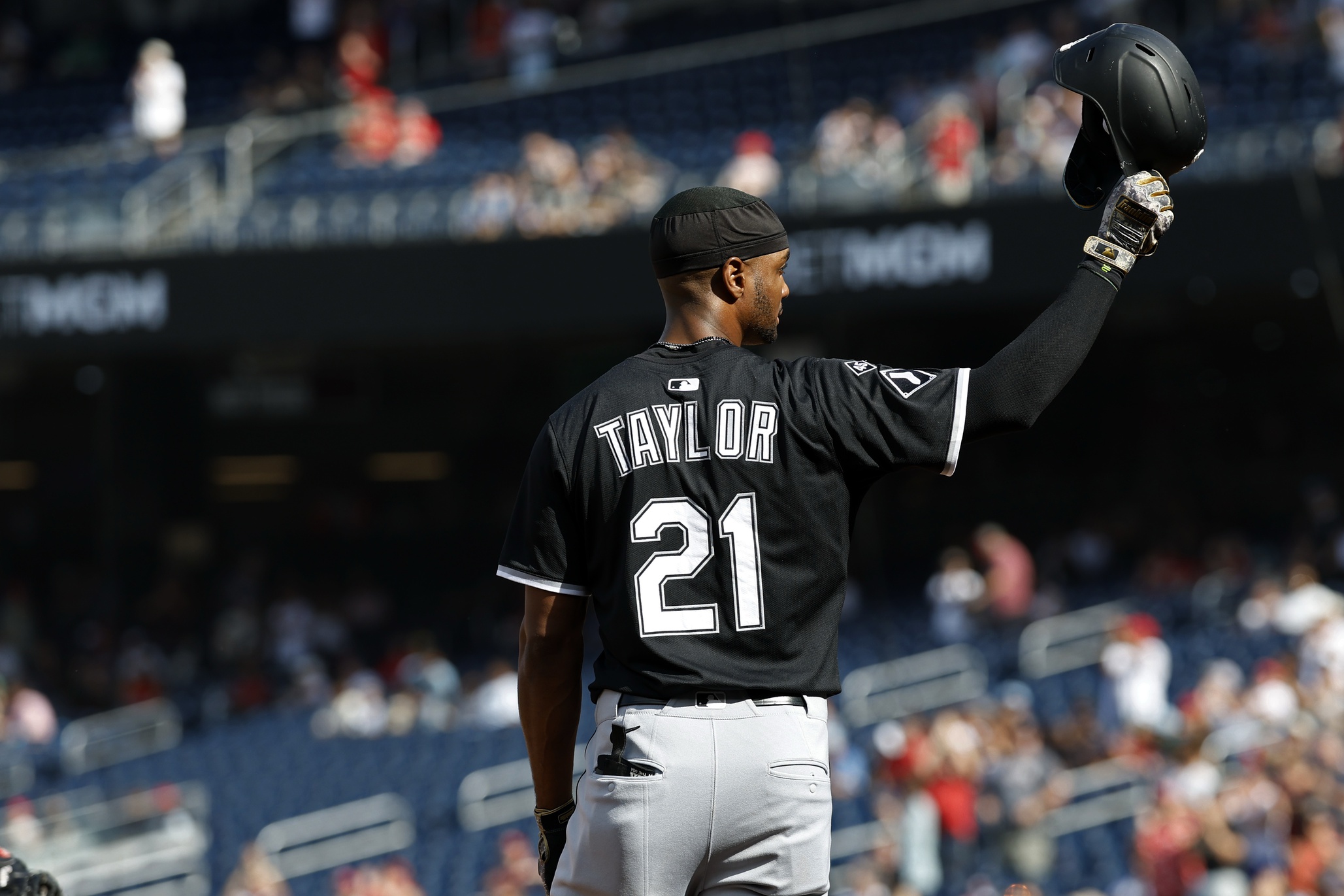 Michael A. Taylor salutes crowd in Washington as a White Sox