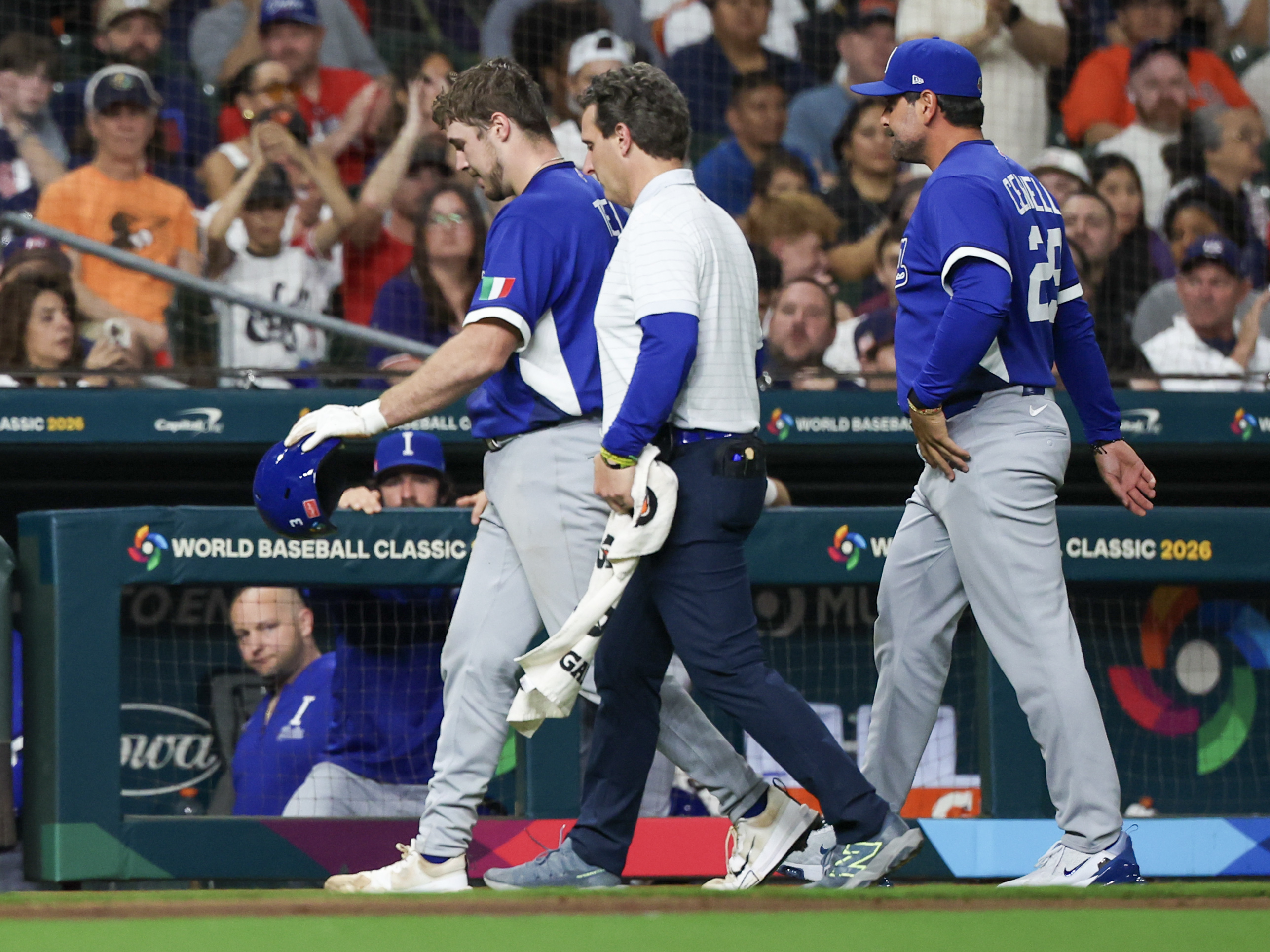 White Sox catcher Kyle Teel departs with an injury