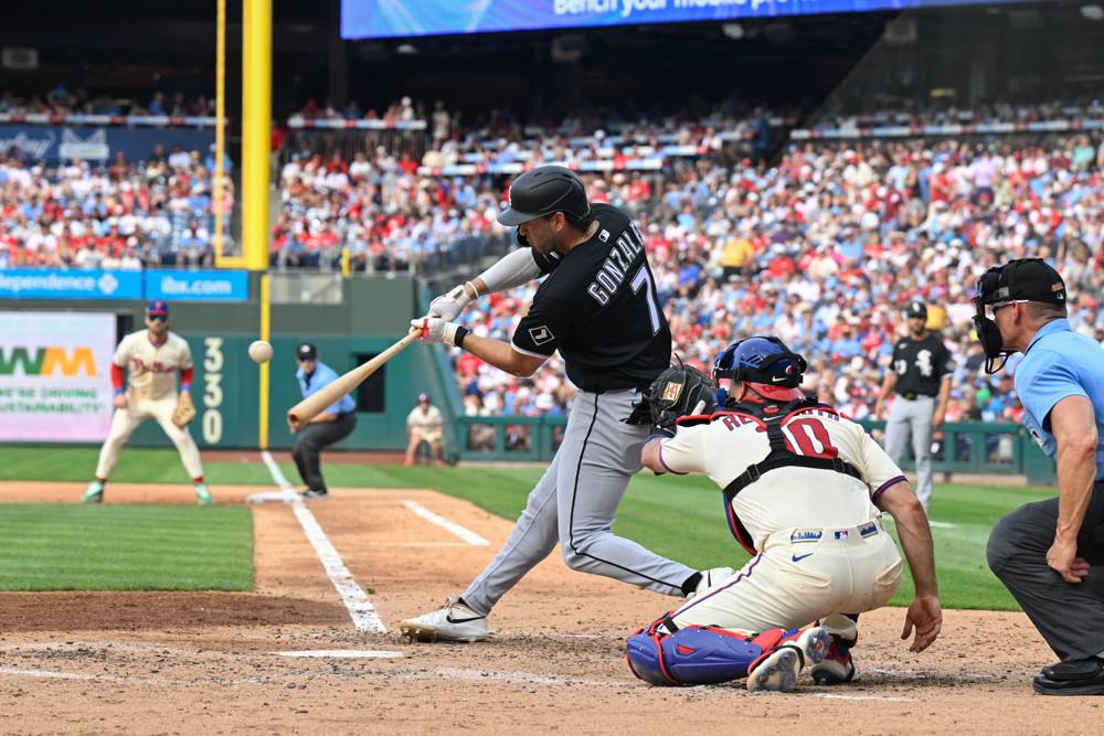 Jacob Gonzalez of the White Sox hits first career homer
