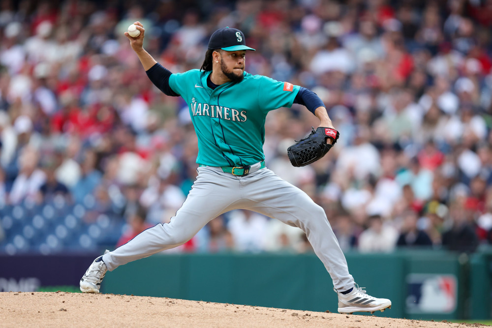 White Sox to acquire Luis Castillo from Mariners for Seranthony Domínguez, Boston Smith and Nolan Jones - Sox Machine