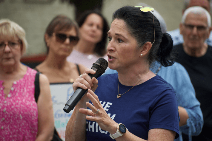 Illinois Comptroller and Chicago mayoral candidate Susana Mendoza speaks at a rally hosted by Bridgeport residents protesting the Amtrak planned maintenance facility (Photo by Josh Nelson, Sox Machine)